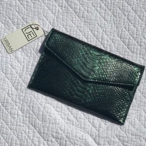 NWT Vegan Gator Skin Clutch 🐊